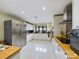 Kitchen- click for photo gallery